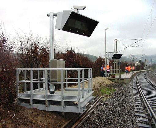 Signalpodest aus GFK für Bahntrassen